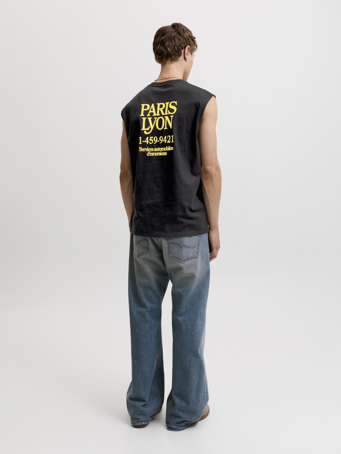 model_shot-back
